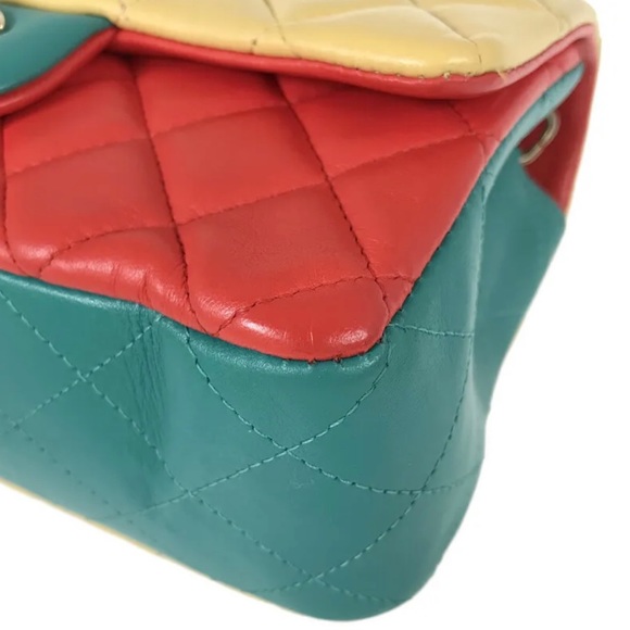 Chanel matrassie block color omg worn once had everyone looking at this stunner - Picture 8 of 12